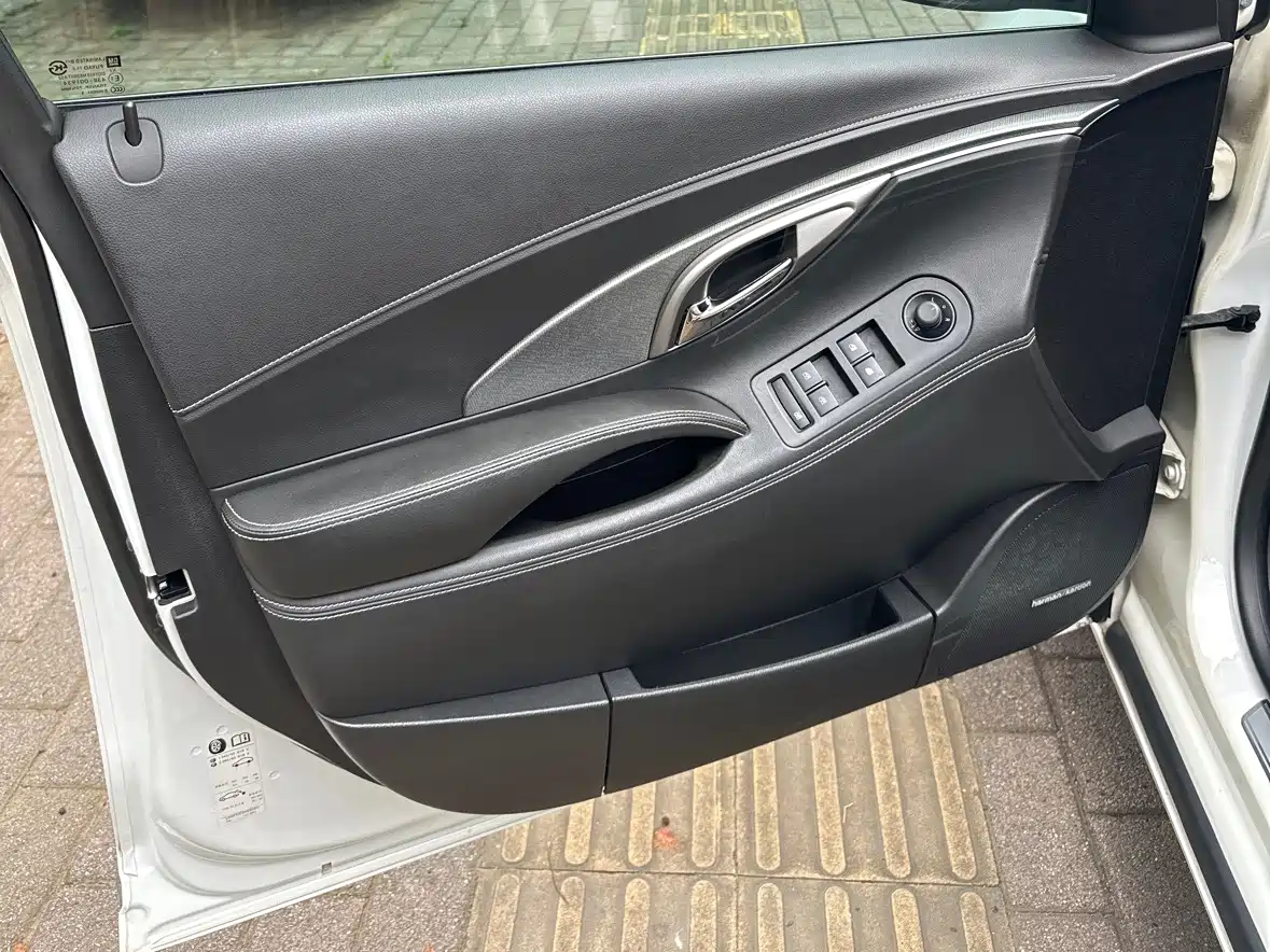 Buick LaCrosse 2011 2.0T Flagship фото 8