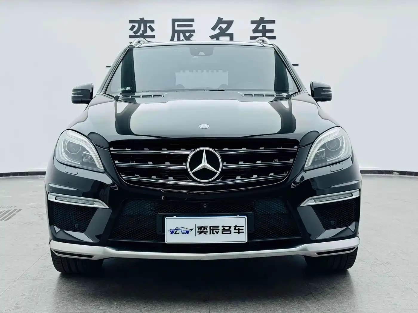 Mercedes-Benz M-Class AMG 2012 AMG ML 63 фото 2