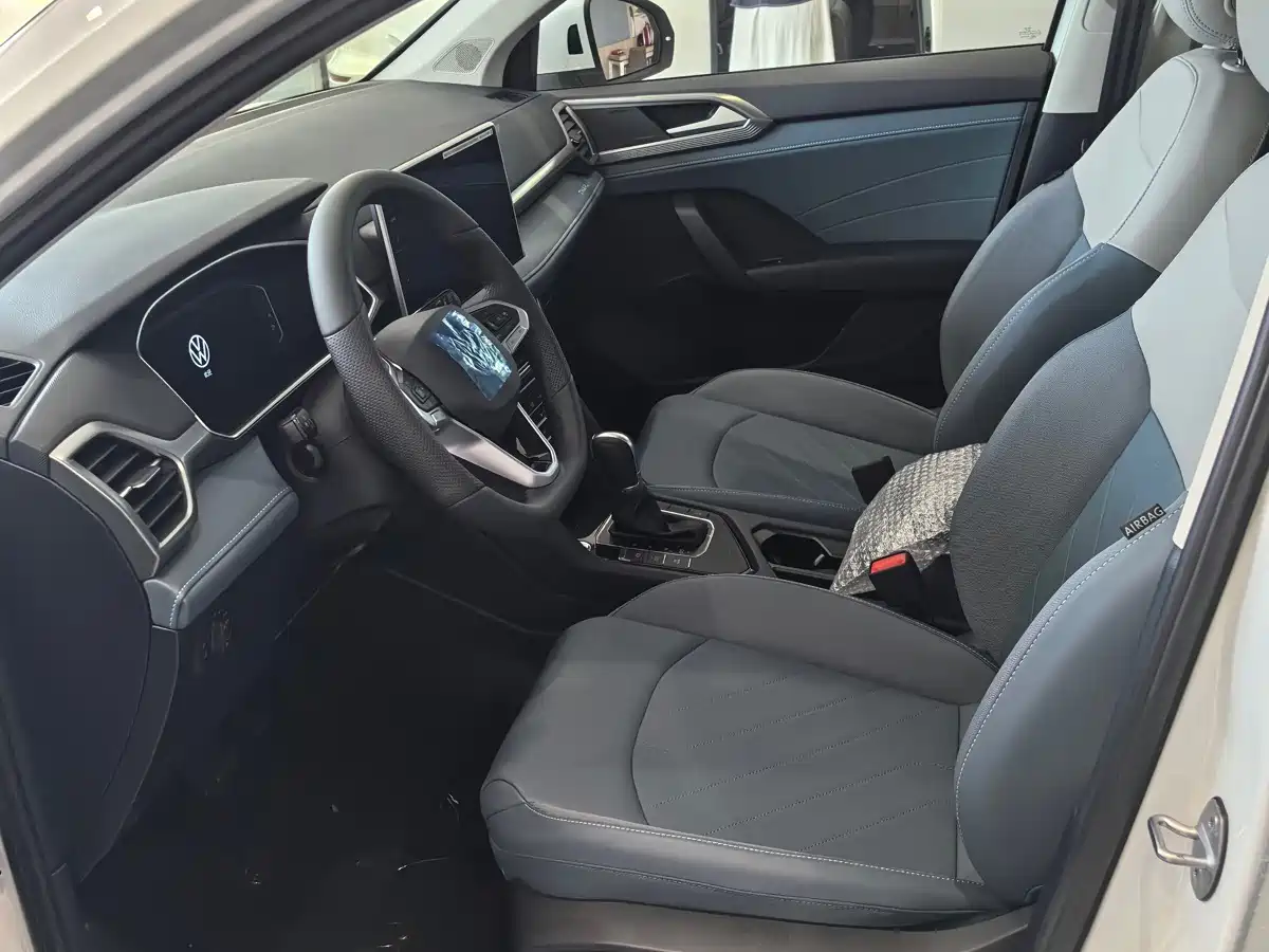 Volkswagen Tharu 2026 2024 300TSI 2WD Full Moon Edition