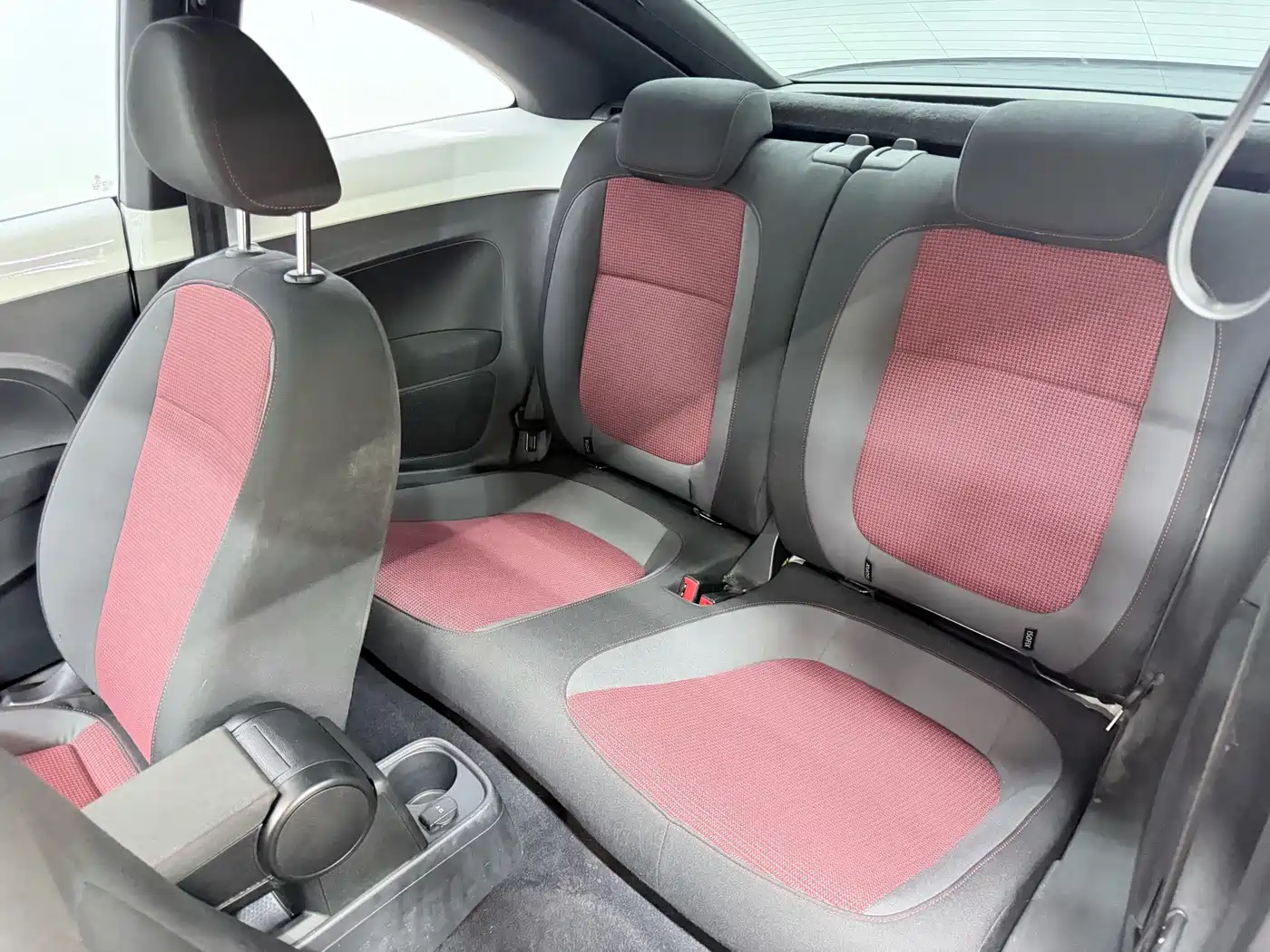 Volkswagen Beetle 2015 280TSI фото 17