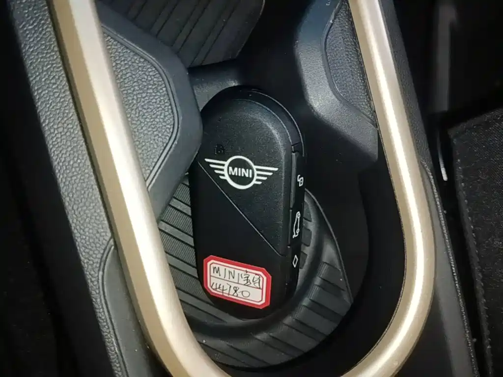 MINI Electric MINI COOPER 2025 2025 Facelift 466km COOPER E Classic Trim