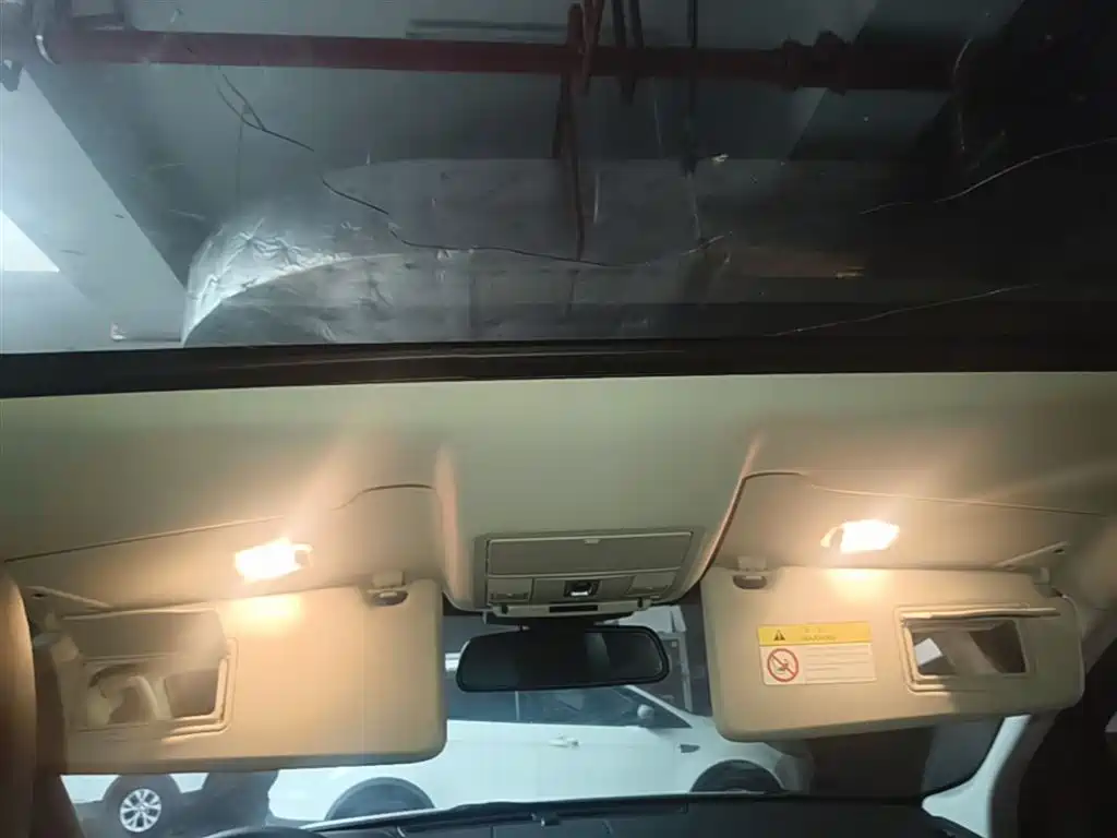 Land Rover Discovery Sport 2018 240PS SE Edition фото 18