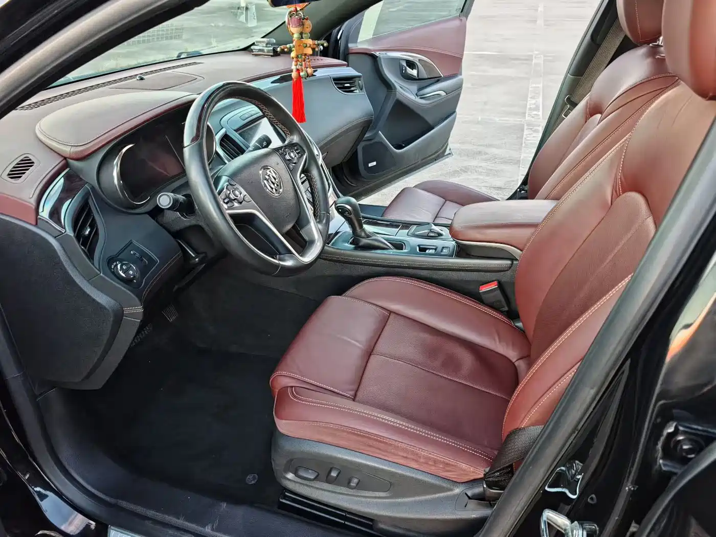 Photo 5 - Buick LaCrosse