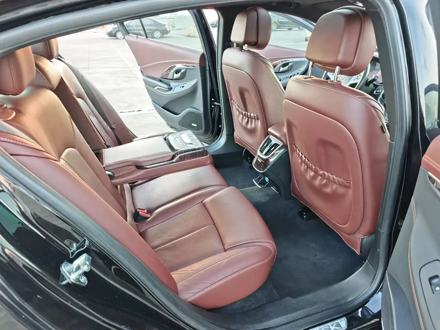 Photo 8 - Buick LaCrosse