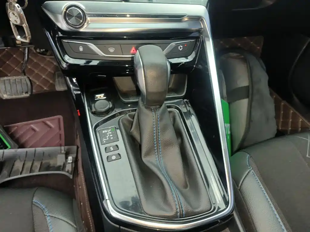 Peugeot 308 2016 230THP Automatic Luxury фото 14
