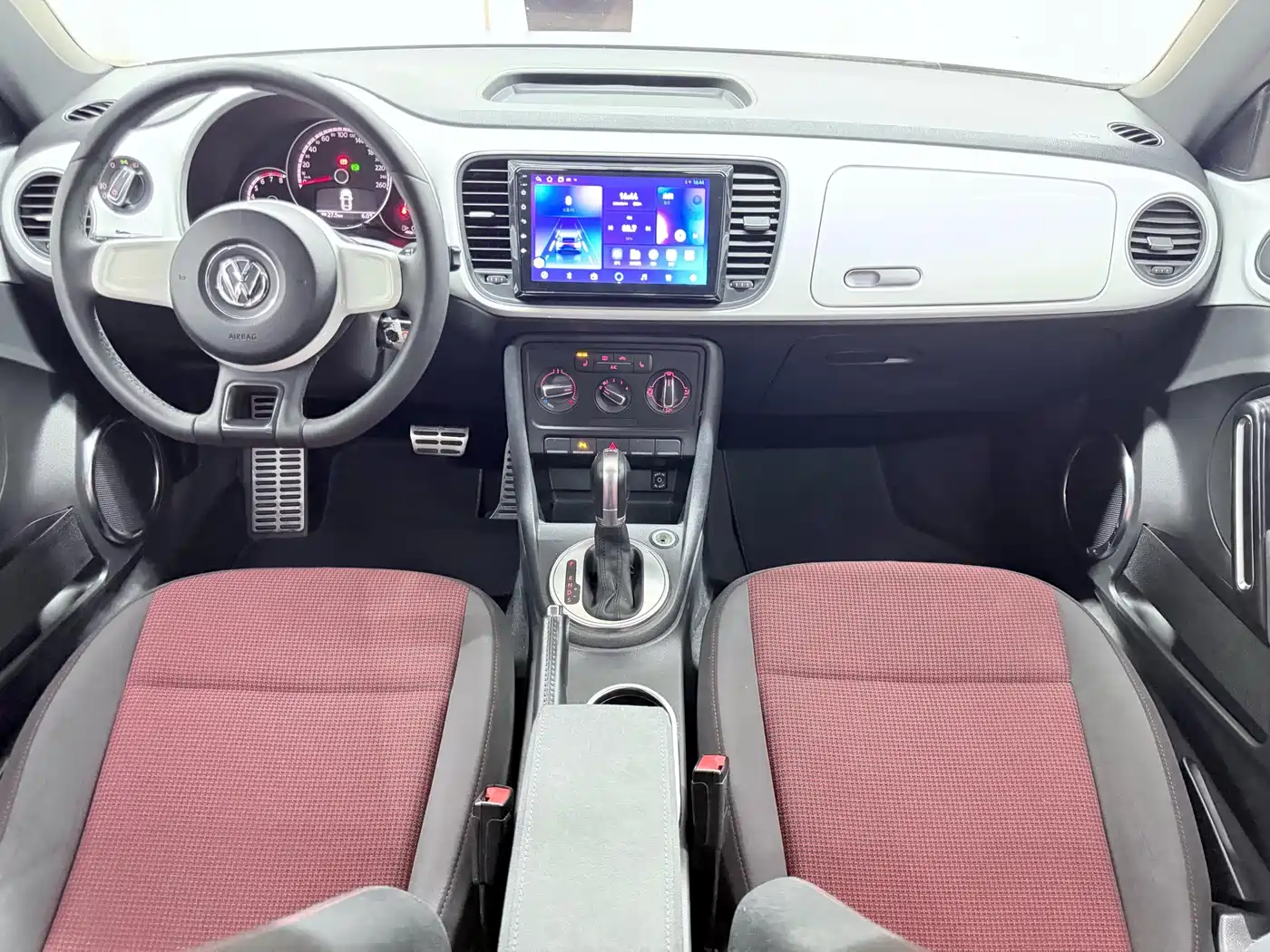 Volkswagen Beetle 2015 280TSI фото 9