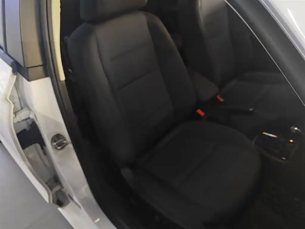 Volkswagen Bora 2018 1.5L Automatic Fashion фото 18
