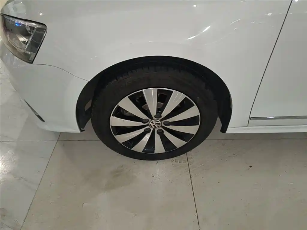 Volkswagen Sagitar 2018 1.6L Automatic Comfort фото 23