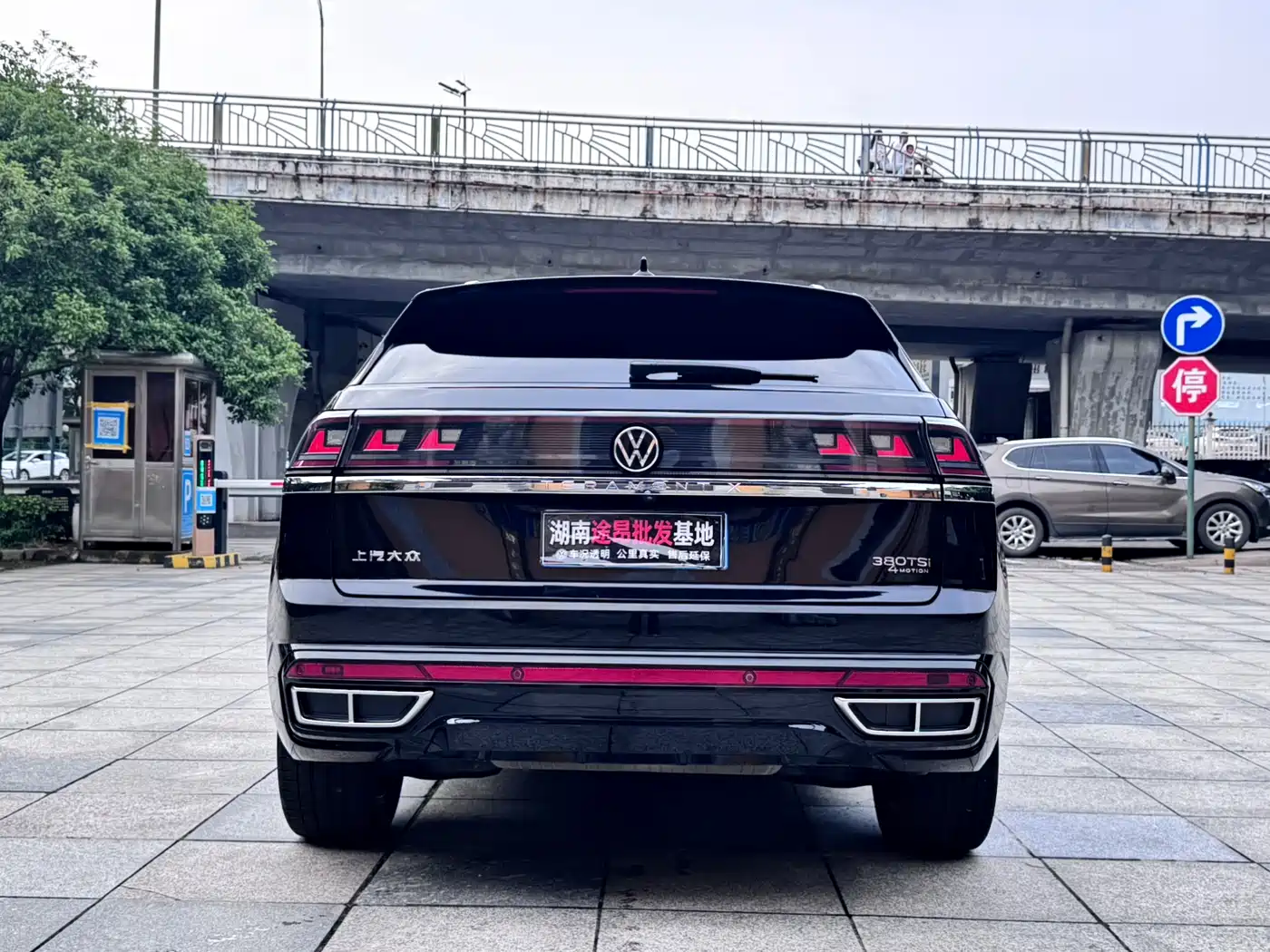 Volkswagen Teramont 2024 Teramont X 380TSI 4WD Premium Luxury Edition фото 5