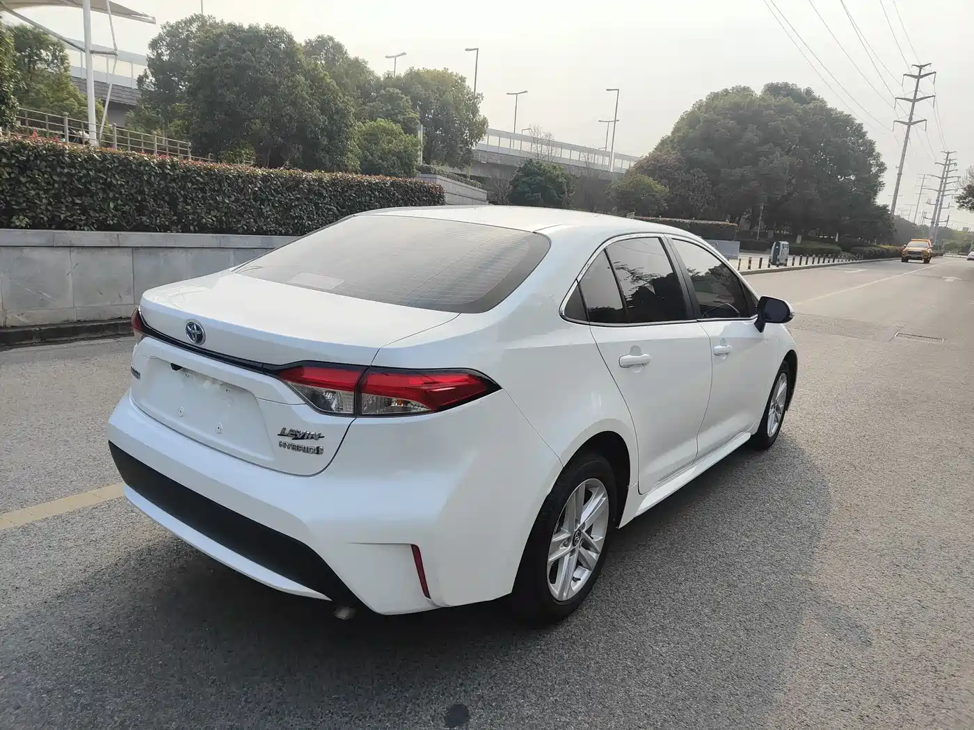 Toyota Levin 2022 Dual Engine 1.8H E-CVT Progressive Edition фото 4