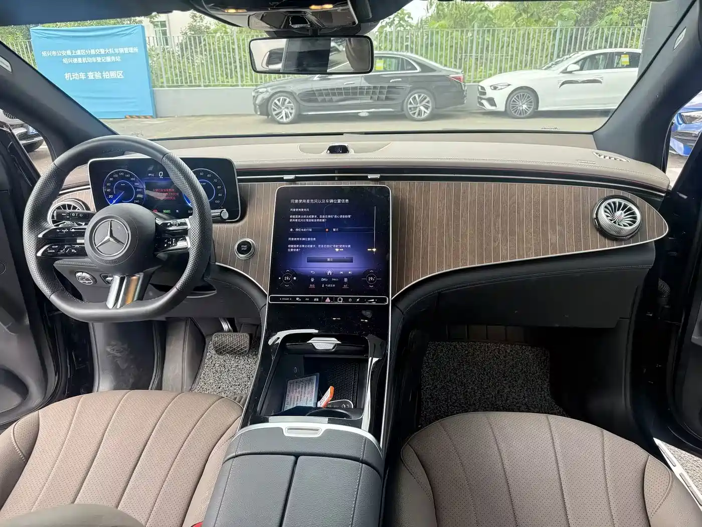 Mercedes-Benz EQE SUV 2025 2024 500 4MATIC Pioneer Edition