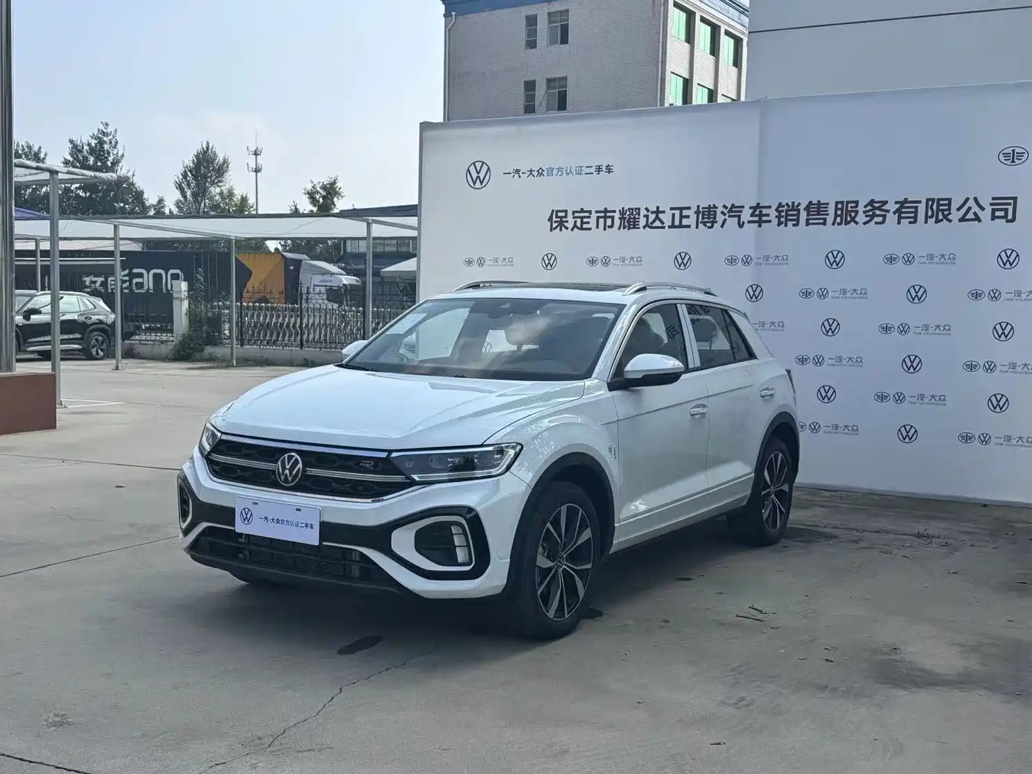 Photo 1 - Volkswagen T-ROC