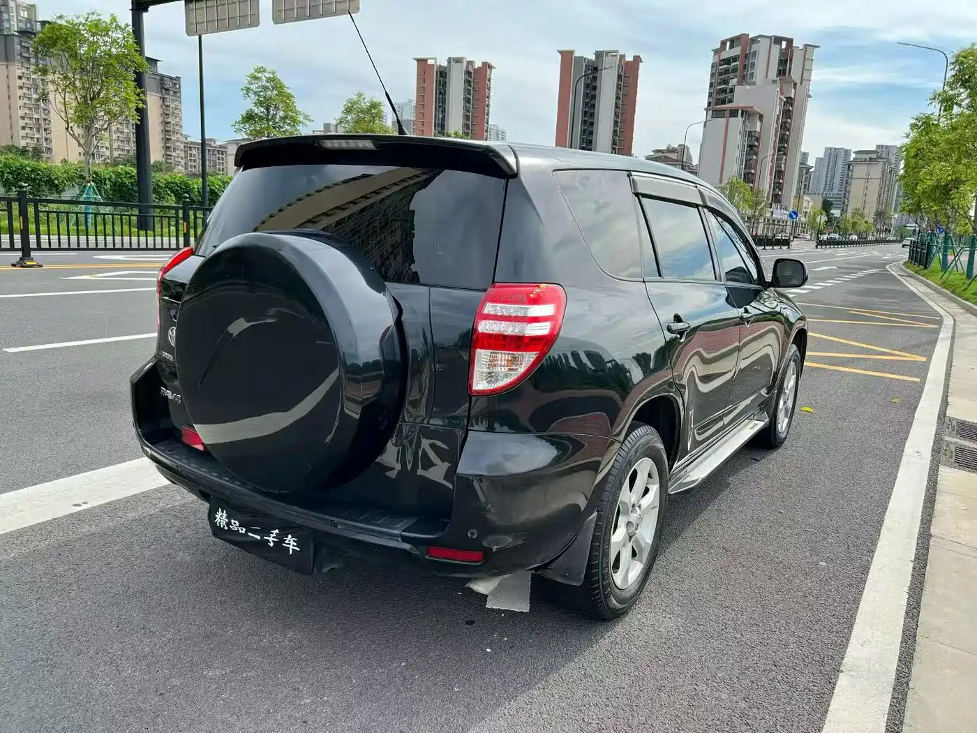 Photo 9 - Toyota RAV4 Rongfang