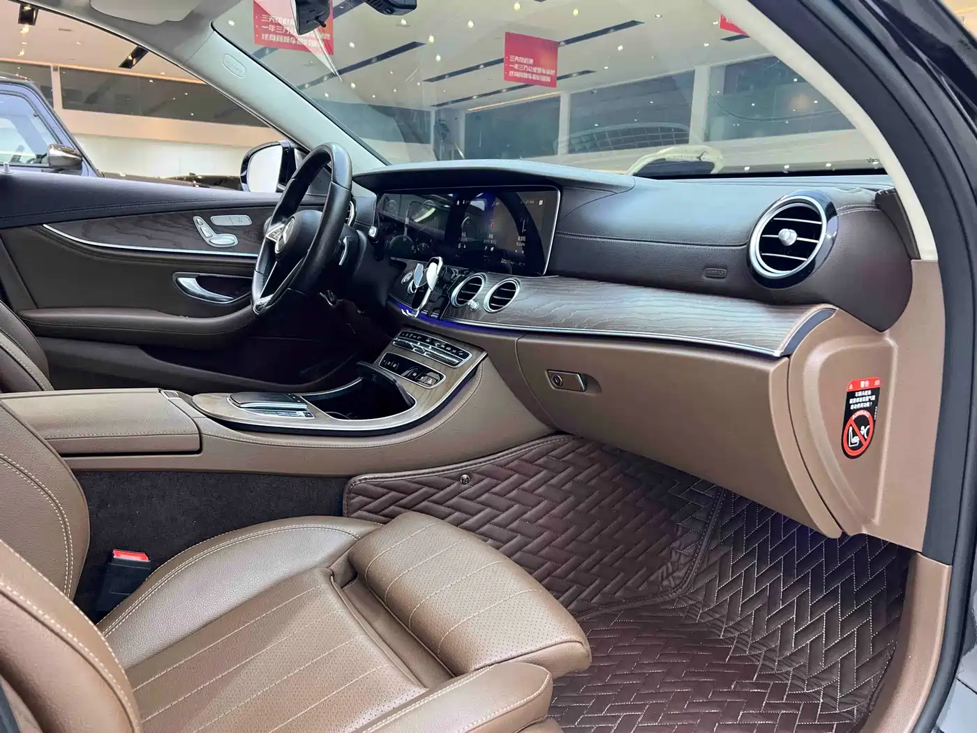 Mercedes-Benz E-Class 2022 E 260 L фото 16
