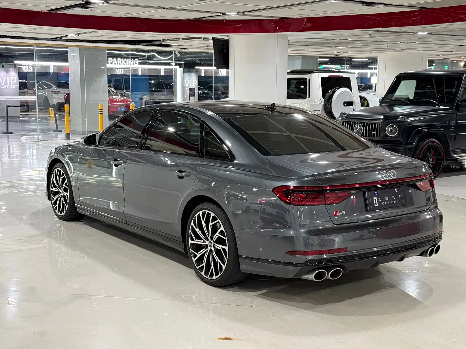Фото 6 - Audi S8