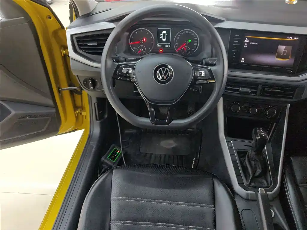 Volkswagen Polo 2021 Plus 1.5L Automatic Panorama Enjoyment Edition фото 3