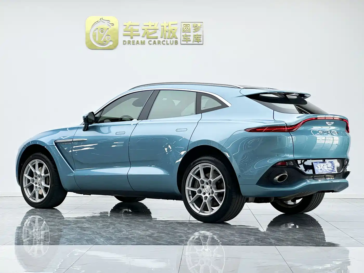 Aston Martin DBX 2022 2022 3.0T STRAIGHT-SIX