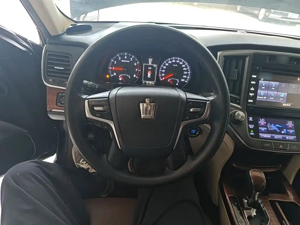 Toyota Crown 2015 2.0T Pioneer фото 10