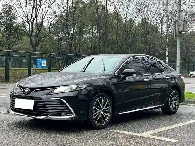 TOYOTA CAMRY