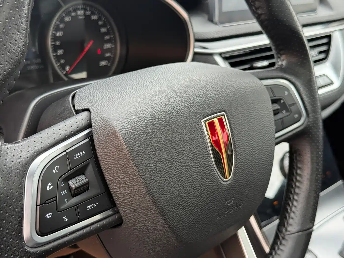 Hongqi H5 2022 Classic 1.5T DCT Flag Rhythm Edition фото 14