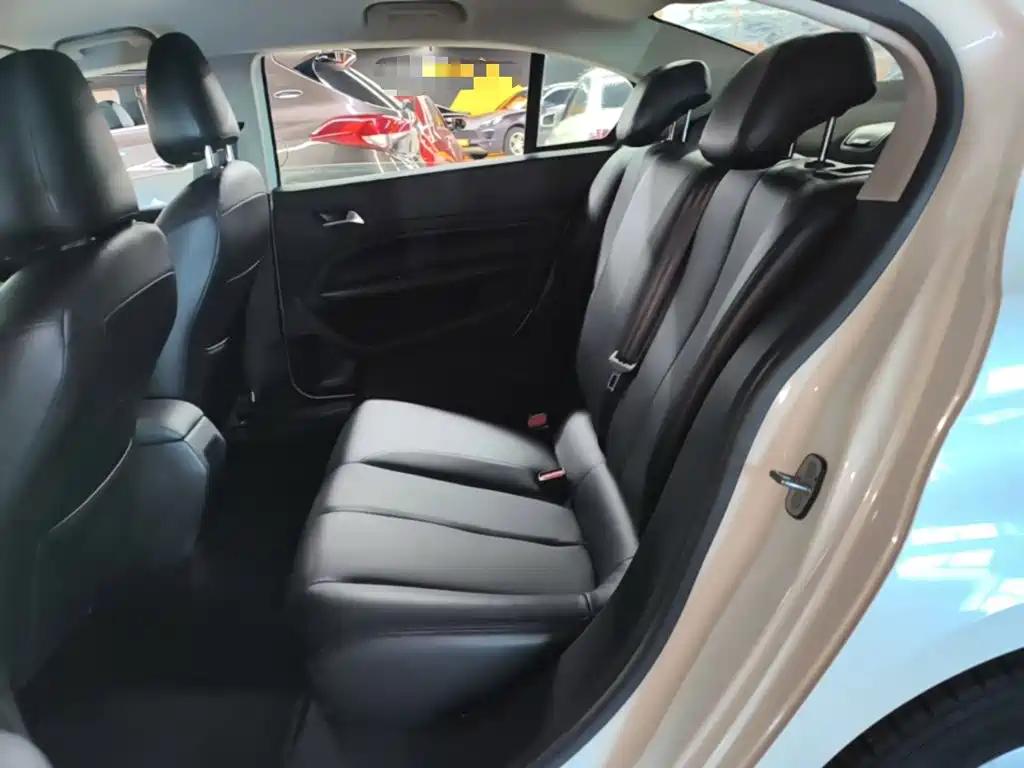 Photo 17 - Peugeot 408