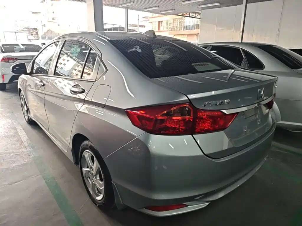 Фото 5 - Honda City