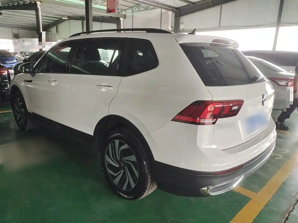 Volkswagen Tiguan L 2022 330TSI Automatic 2WD Comfort Edition фото 12