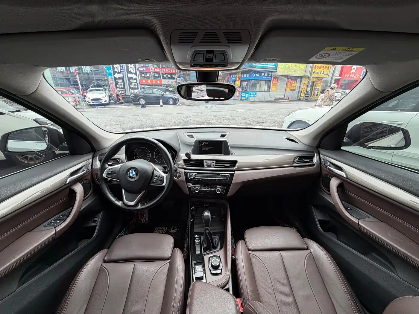 BMW X1 2018 sDrive18Li Premium Model фото 9