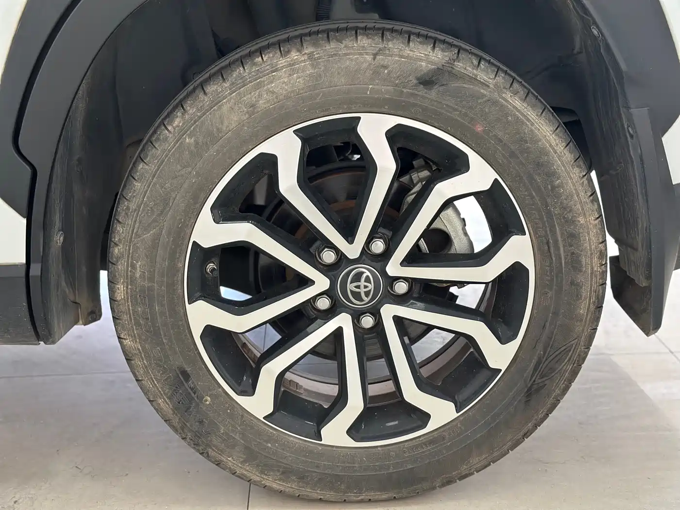 Toyota Frontlander 2023 2.0L CVT Luxury Edition фото 19