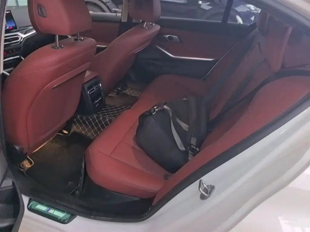 BMW 3 Series 2024 320Li M Sport Package фото 17