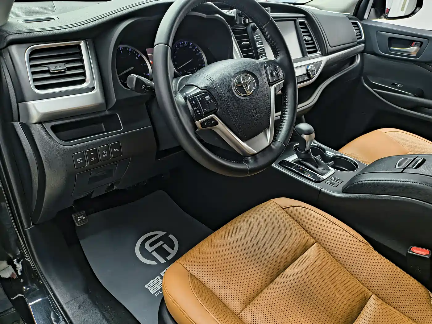 Toyota Highlander 2018 Model 2.0T 4WD Knight Edition 7-Seater China VI фото 14