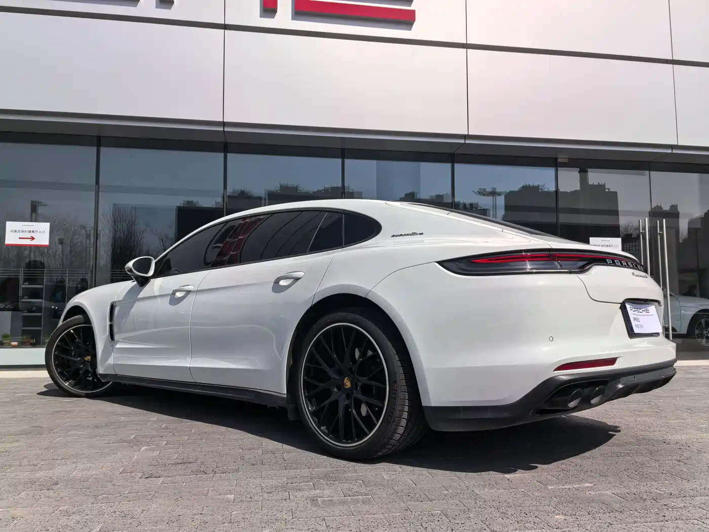 PORSCHE PANAMERA
