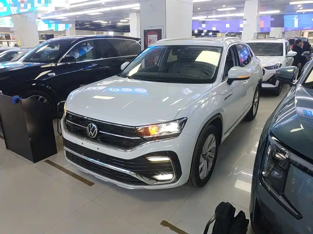 Volkswagen Tayron X 2020 330TSI 2WD Premium Smart Edition фото 5