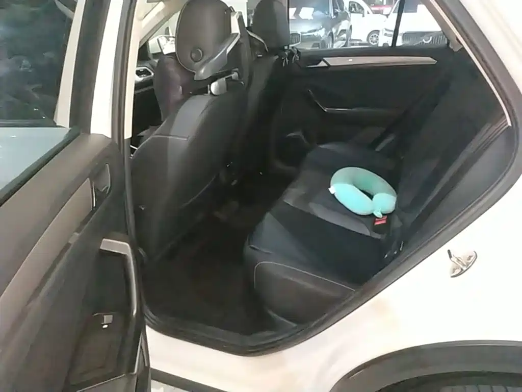 Volkswagen T-Roc, миниатюра 17