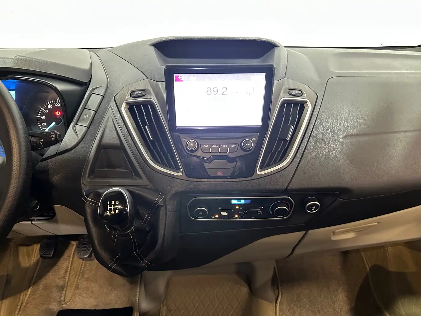 Ford Tourneo 2016 2.0T Manual Elite Edition фото 10
