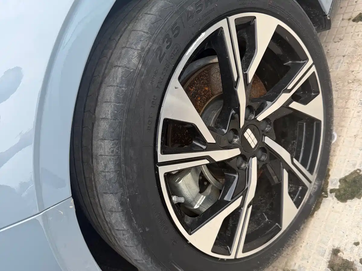 Geely Galaxy Galaxy L6 2023 Model 125km PLUS фото 5