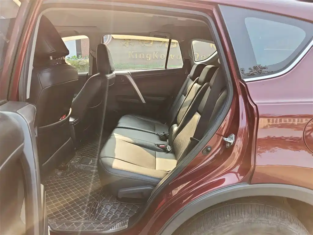 Toyota RAV4 Rongfang 2016 2.0L CVT 2WD Trend (China V) фото 15