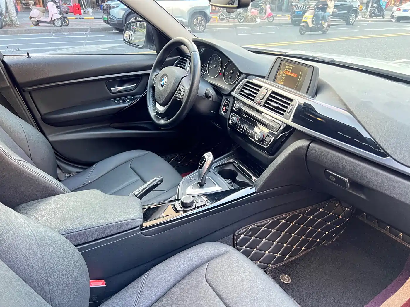 BMW 3 Series 2017 320Li Fashion фото 13