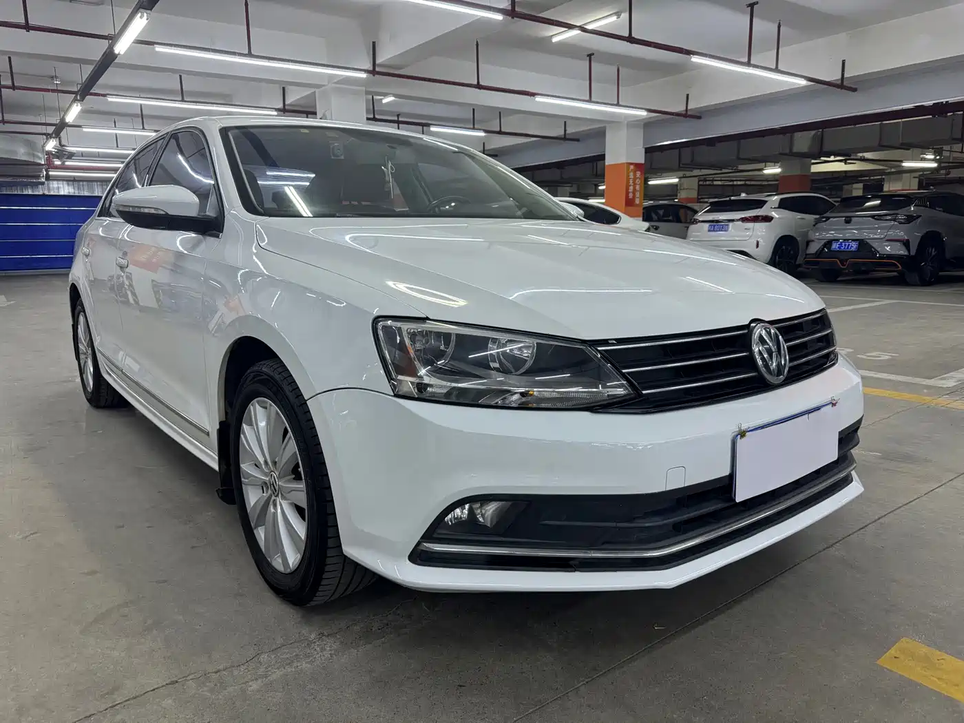 Volkswagen Sagitar 2015 230TSI Automatic Comfort фото 3