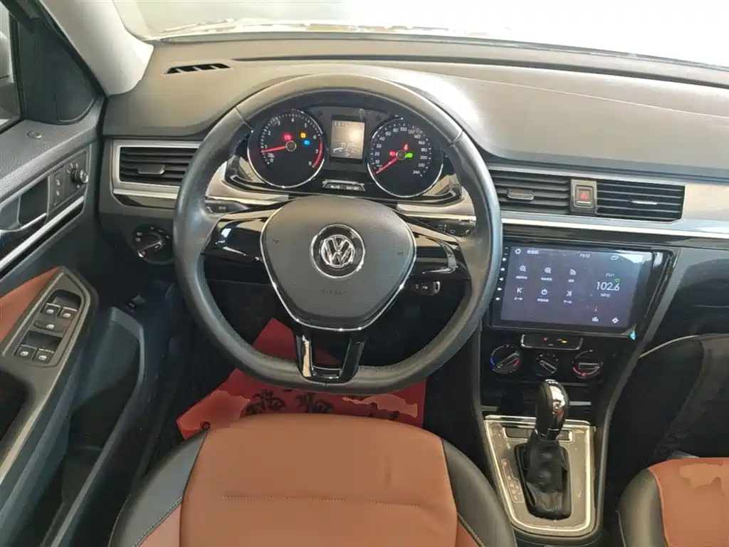 Volkswagen Bora 2016 230TSI DSG Comfort фото 11