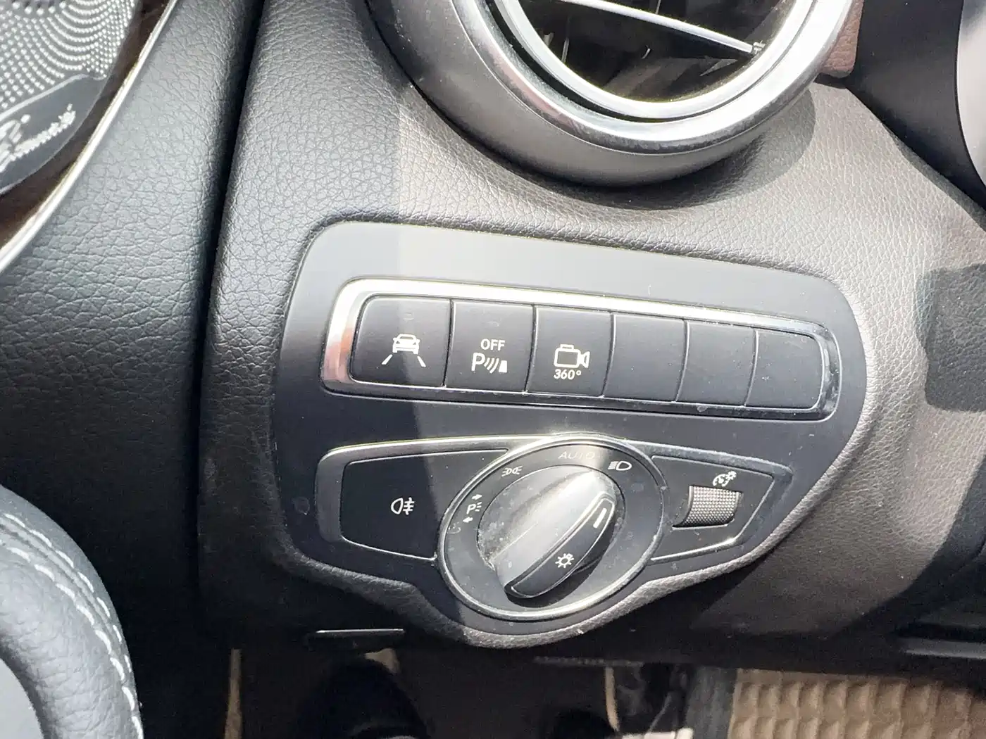 Mercedes-Benz GLC 2017 GLC 260 4MATIC Luxury фото 13