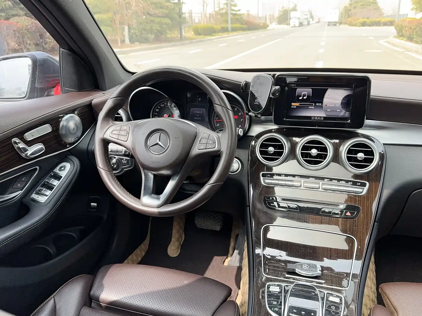 Mercedes-Benz GLC 2017 GLC 260 4MATIC Luxury фото 19