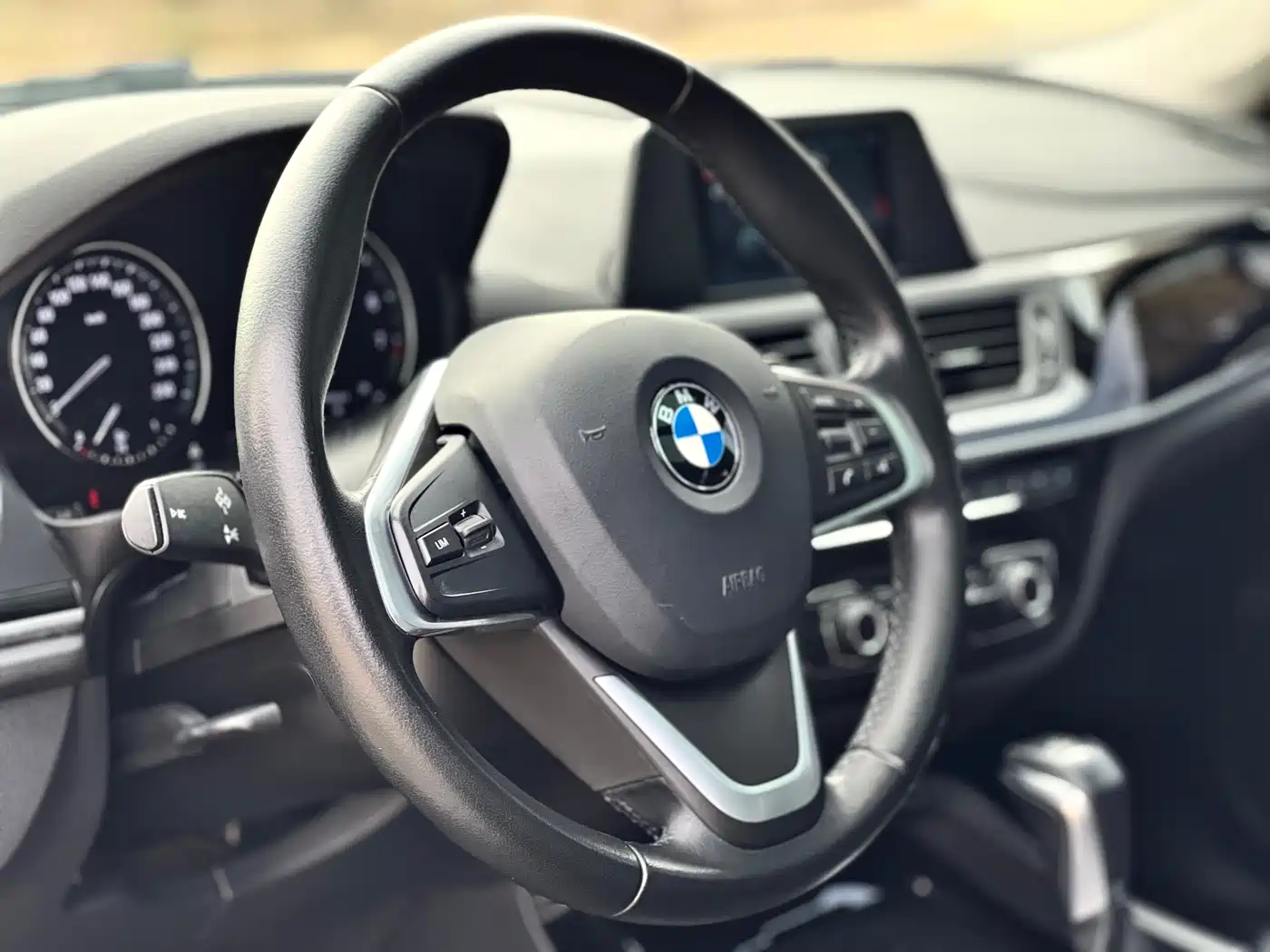 BMW 1 Series 2018 Facelift 118i Sport фото 20