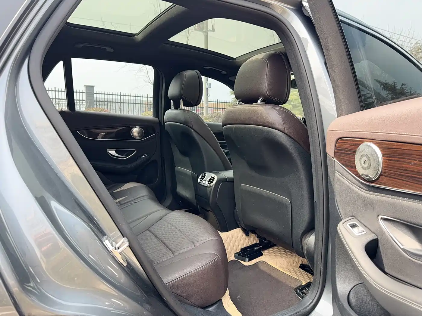 Mercedes-Benz GLC 2017 GLC 260 4MATIC Luxury фото 24