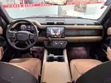 Photo 6 - Land Rover Defender