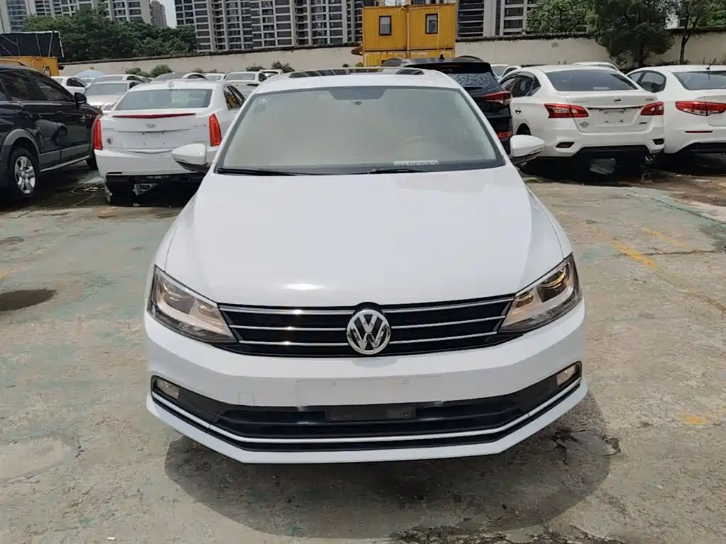 Volkswagen Sagitar 2016 230TSI 25th Anniversary Edition фото 3