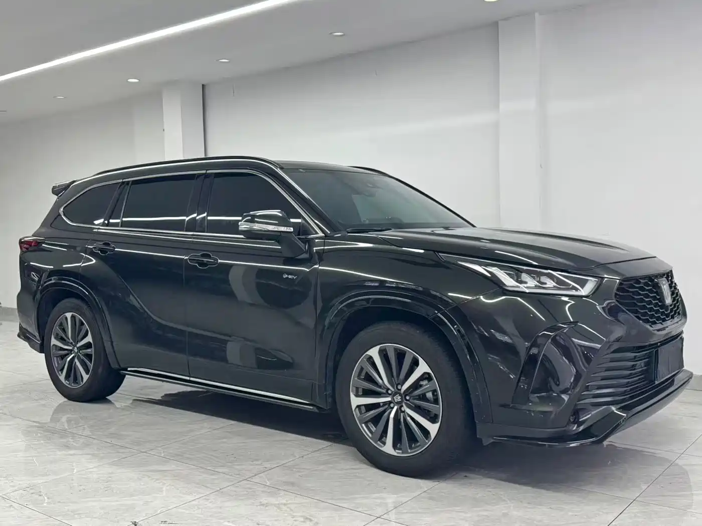 Toyota Crown Kluger 2025 2024 2.5L HEV 4WD Flagship Edition