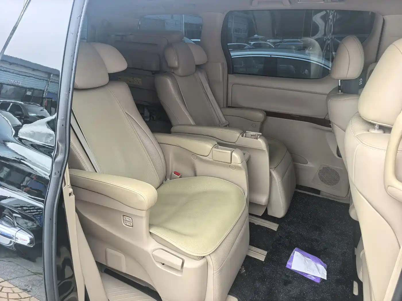 Toyota Alphard 2012 3.5L Luxury Edition фото 8
