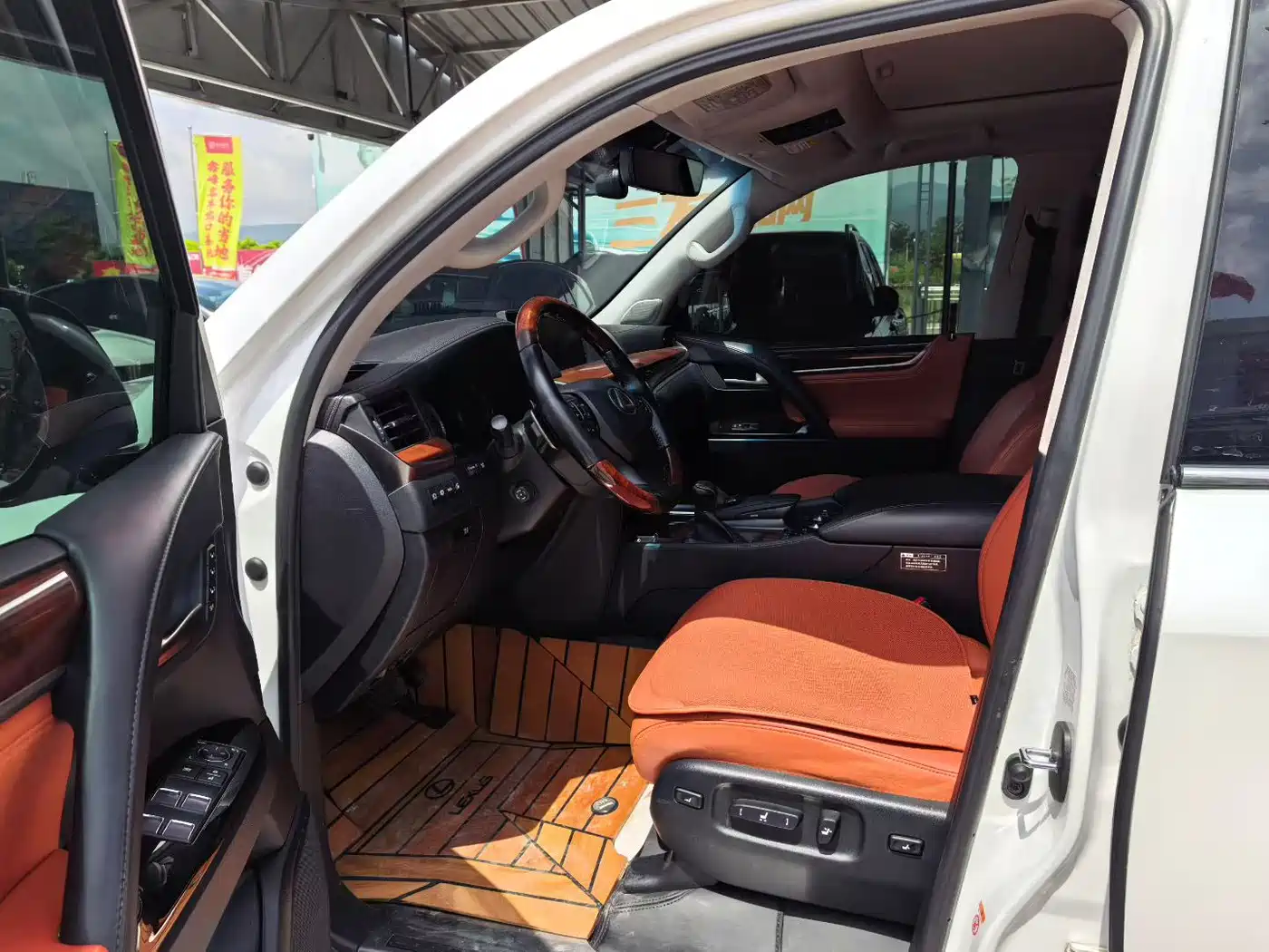 Lexus LX 2017 570 Dynamic Luxury фото 7