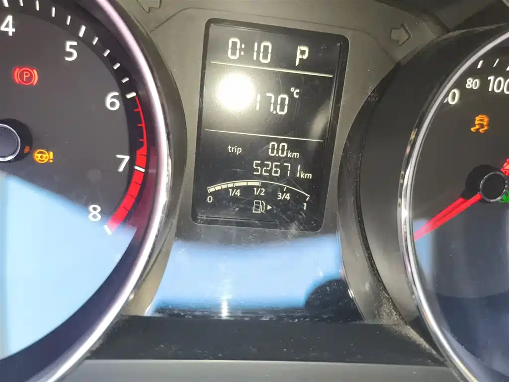 Volkswagen Sagitar 2015 1.6L Automatic Comfort фото 5